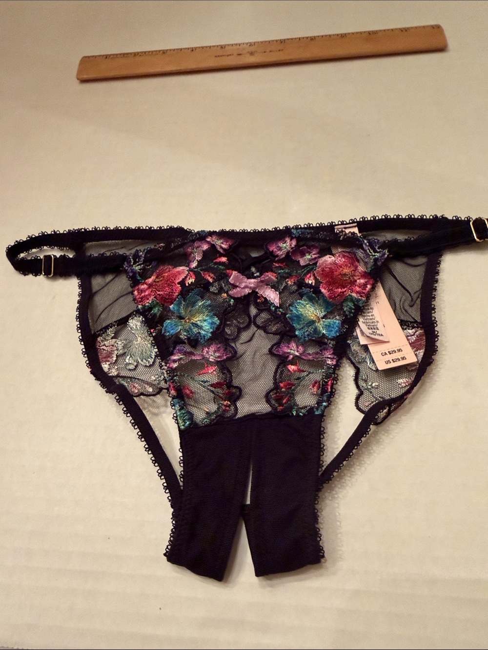 NWT Victoria’s Secret mini string sexy panty size Medium Lacey